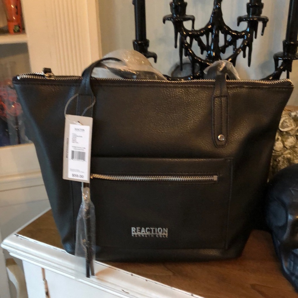 Reaction Kenneth Cole Bag. New with tag.